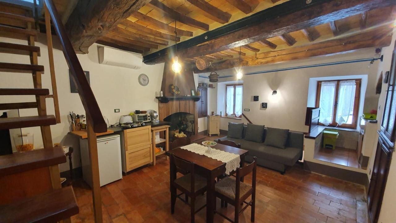 Le Casette Di Civitella- La Casa Di Rolando E Gina Apartment Civitella Del Lago Exterior photo
